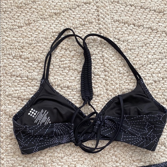 Title nine Black Bikini Set Swimwear - Picture 4 of 5